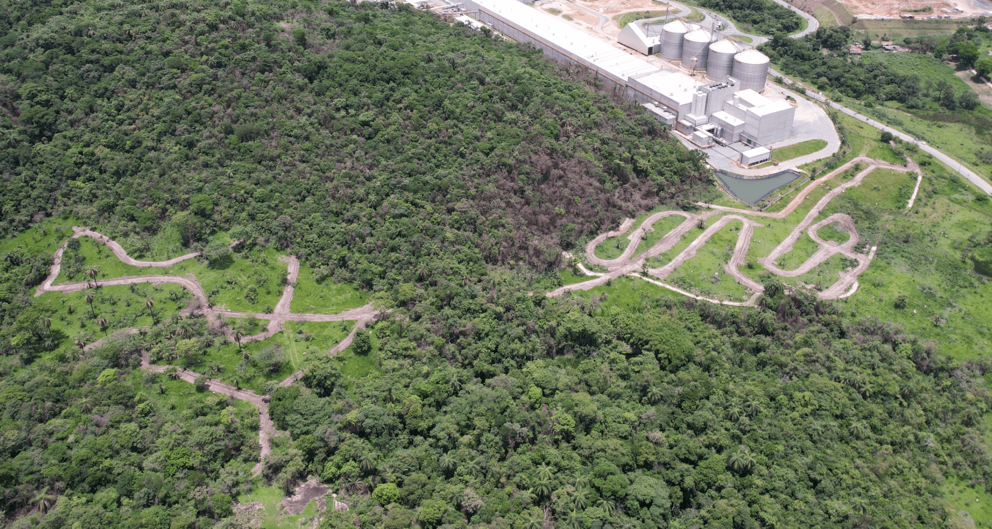 Comunidade ciclista construindo o Bike Park de Betim
